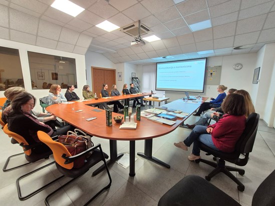 Studenti Tekstilno-tehnološkog fakulteta u Zagrebu posjetili Hrvatski zavod za norme